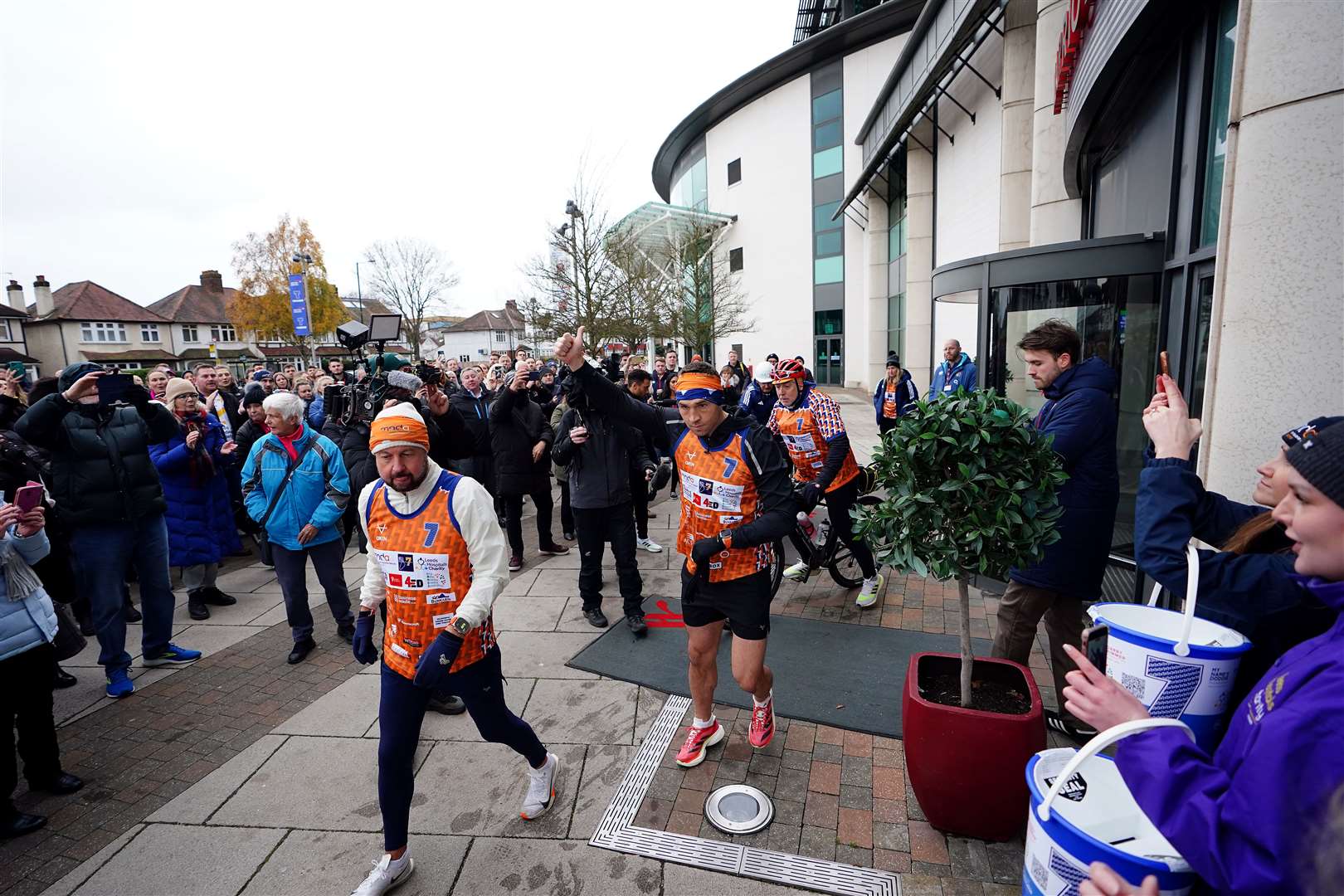 Kevin Sinfield starts his run from Twickenham Stadium on day seven of the 7 in 7 in 7 Challenge (PA)