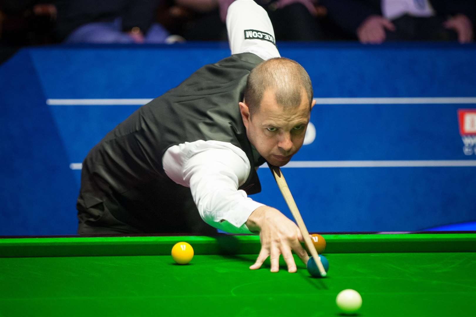 Ditton's Barry Hawkins - through to the third round of the UK Championship.