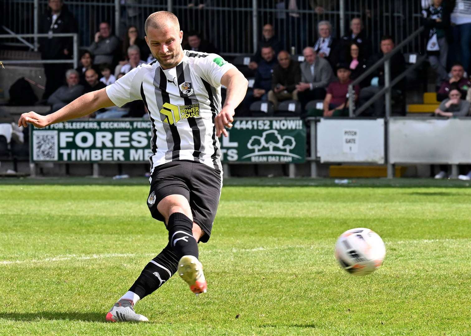 Luke Coulson – scored twice for Dartford against Bath. Picture: Keith Gillard