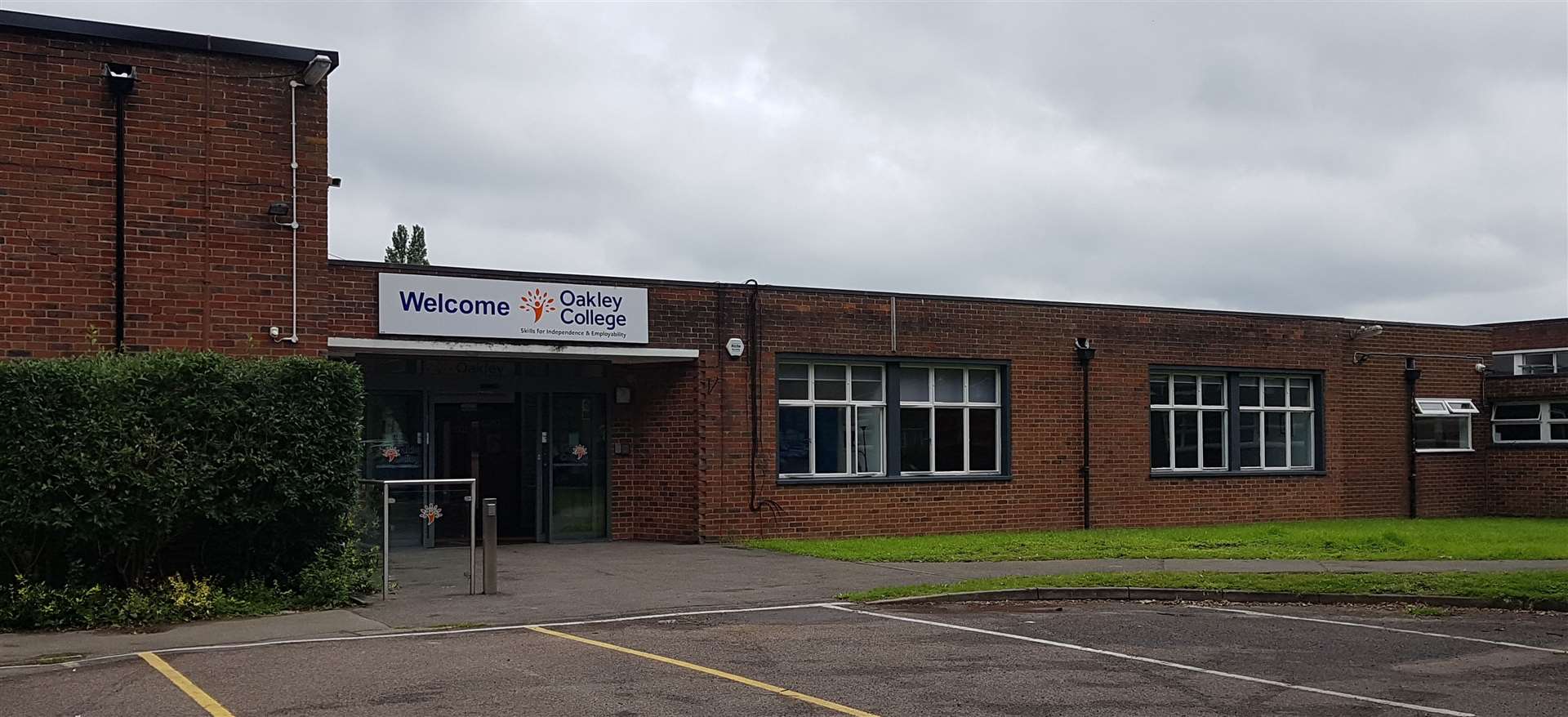 The Oaks Specialist College in Cage Green Road