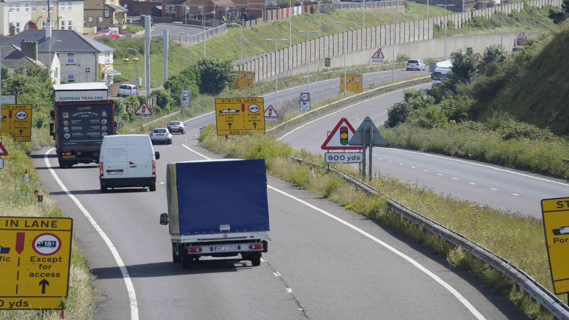 The route of the Dover A20 towards the docks.