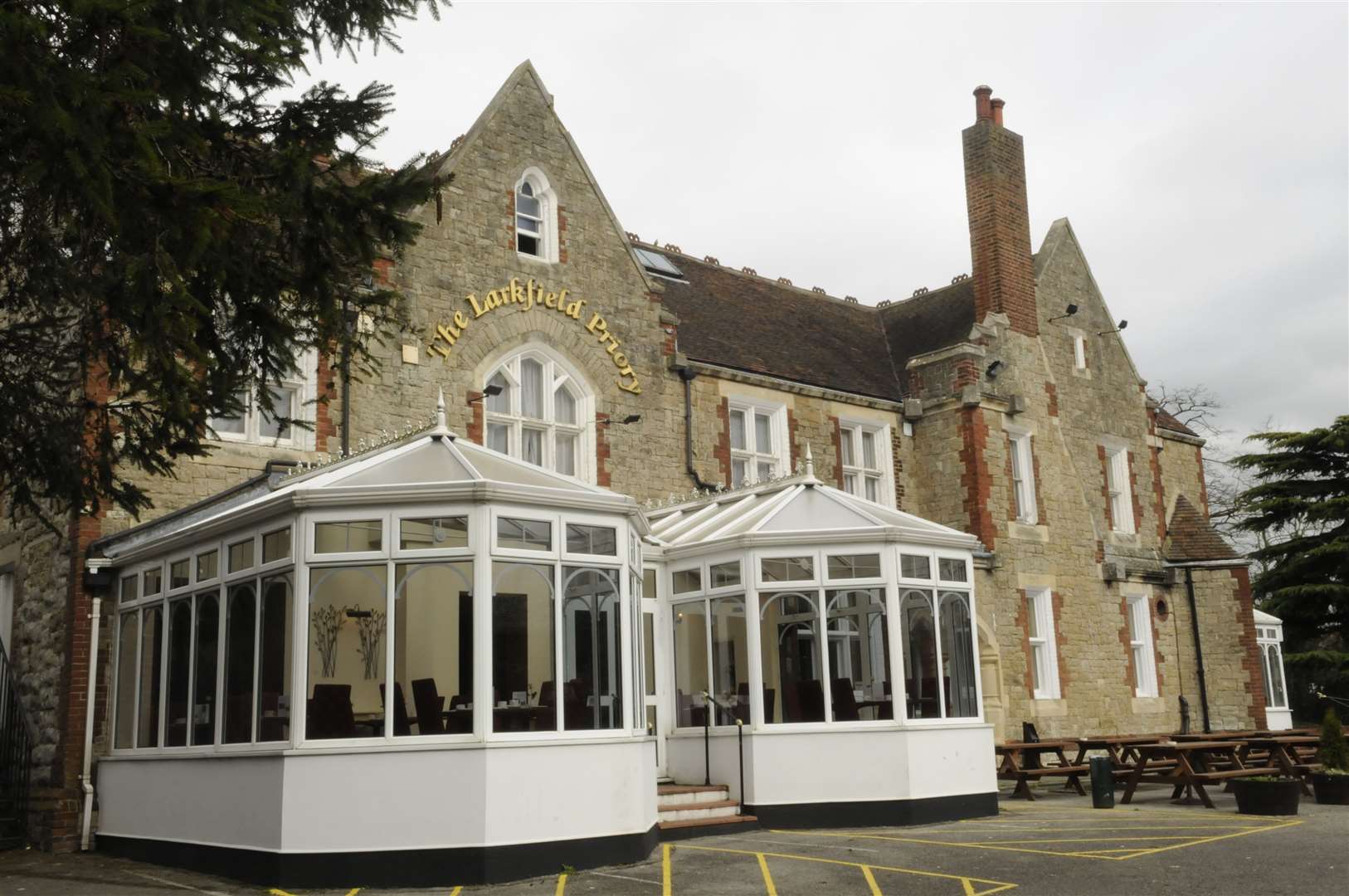 Larkfield Priory Hotel in London Road, Aylesford, cancelled the pair's wedding reception