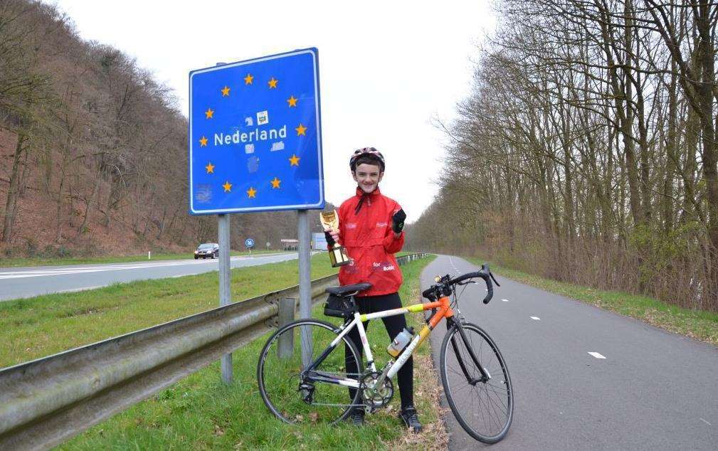 Jonjo makes his way through Holland.