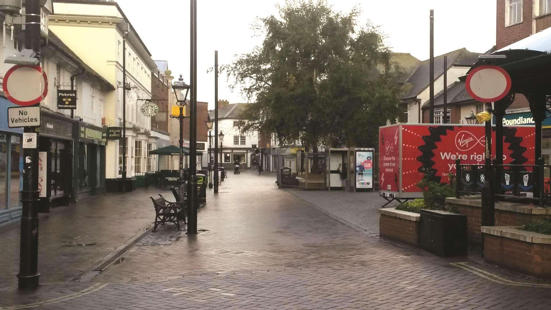 Ashford High Street, general scene