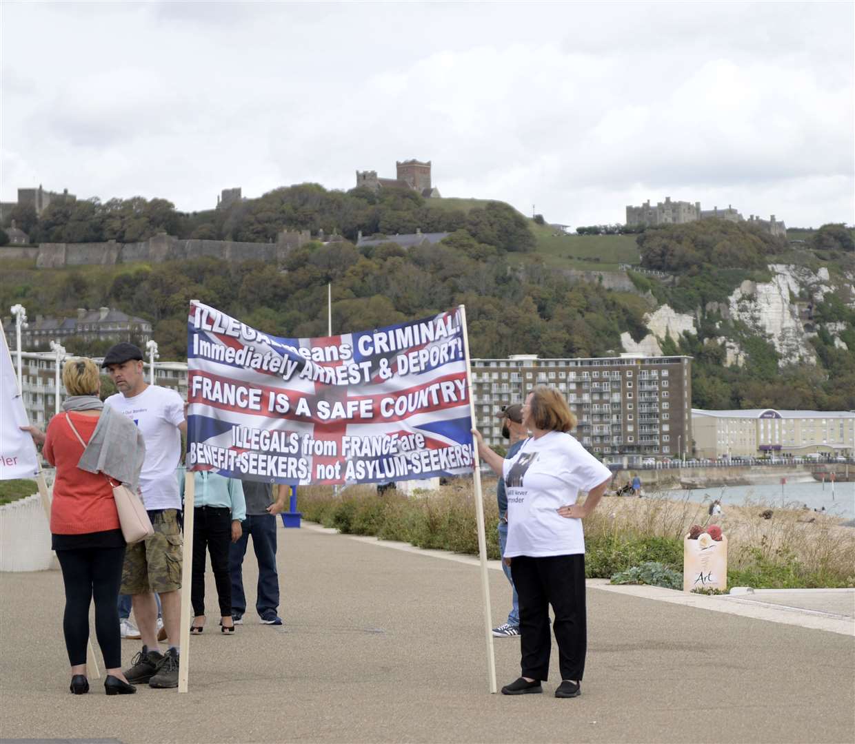 Far right members perpae to march..Kent Anti-Racism Network (KARN) is holding a 'solidarity stand' in Market Square in support of migrants..But far right groups had threatened that they will turn up to disrupt the meeting..Picture: Barry Goodwin. (47176142)