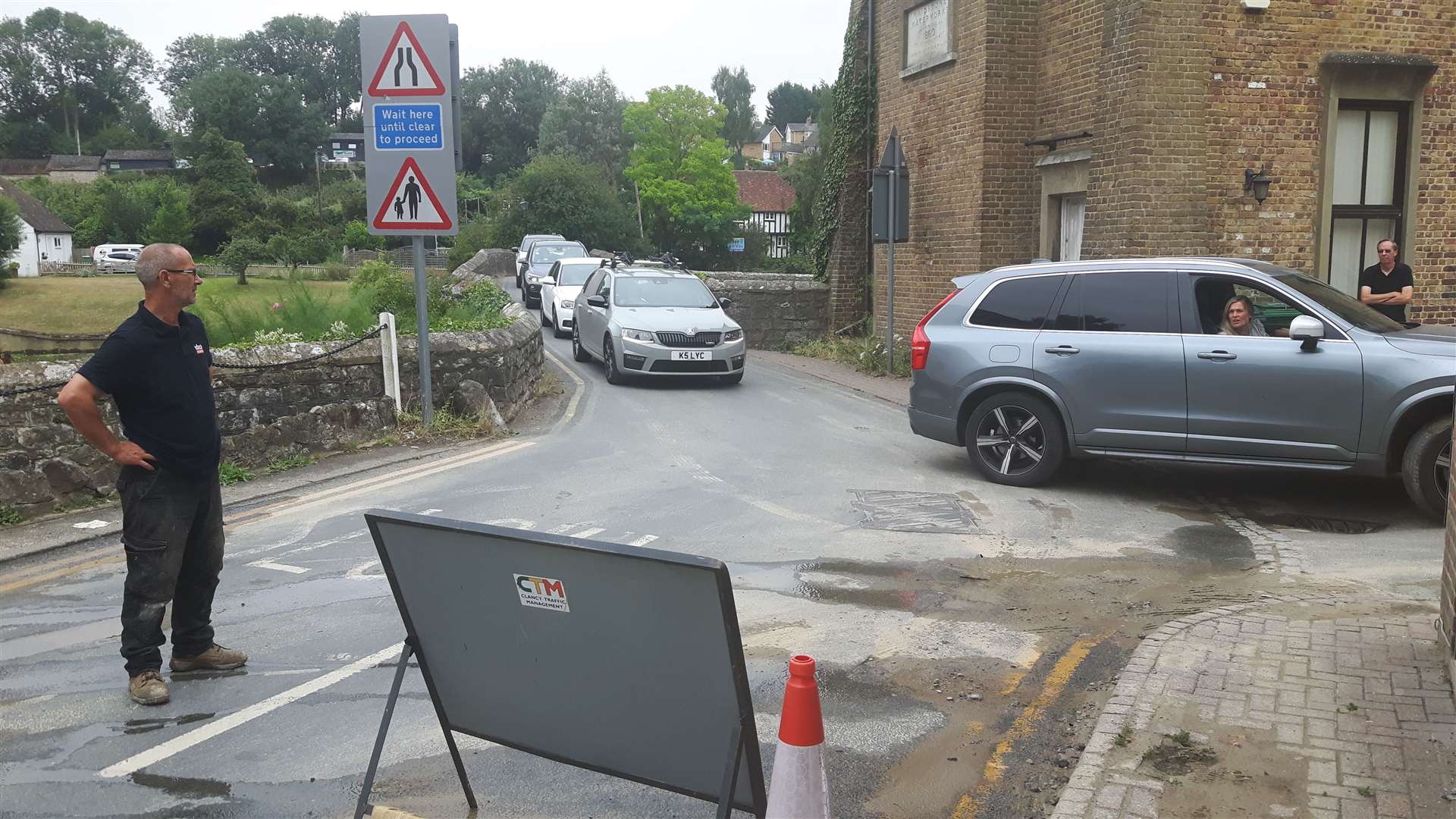 Having ignored the Road Closed signs, cars were forced to do a three-point turn in Riverside Park