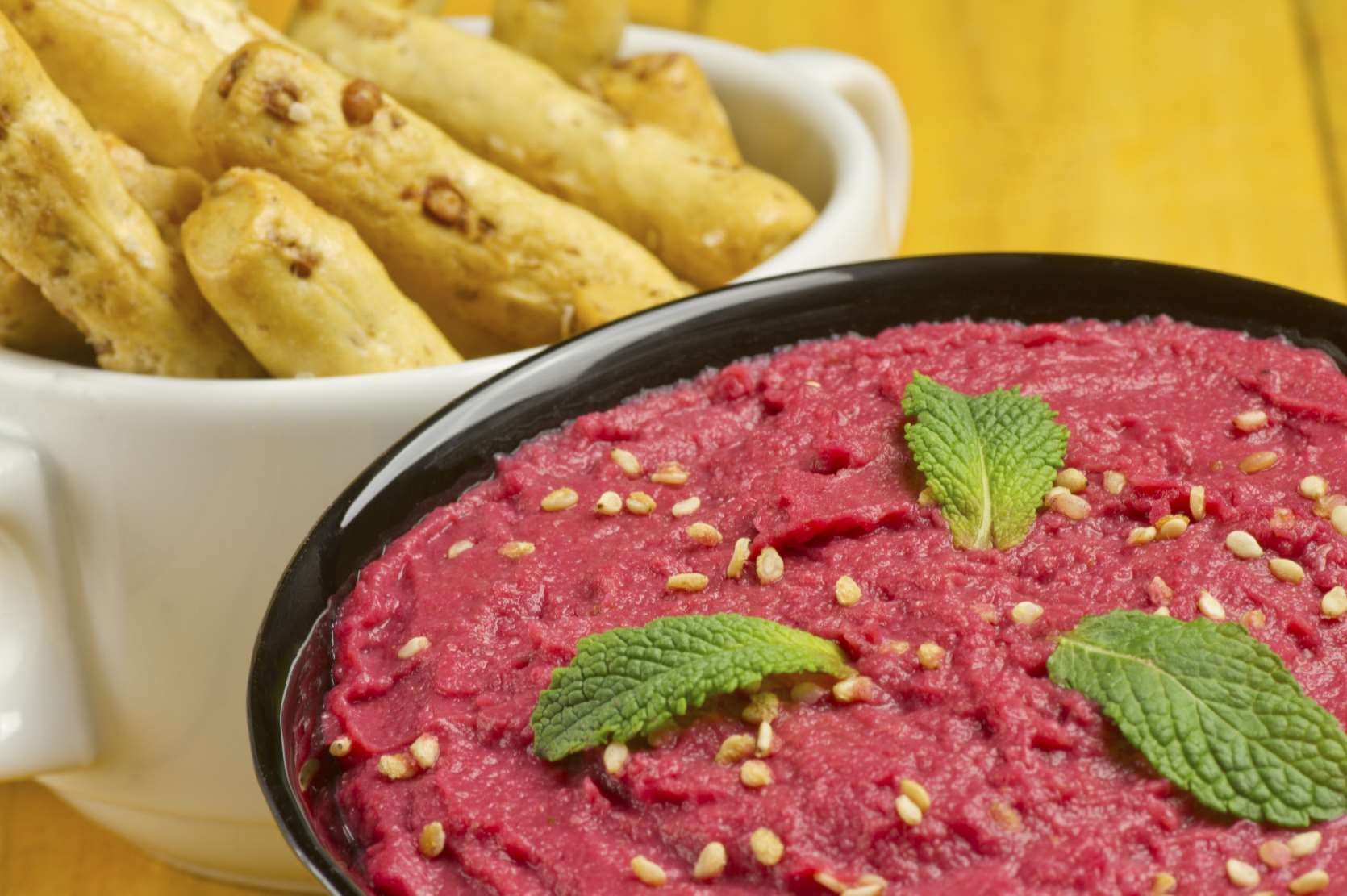 Beetroot hummus