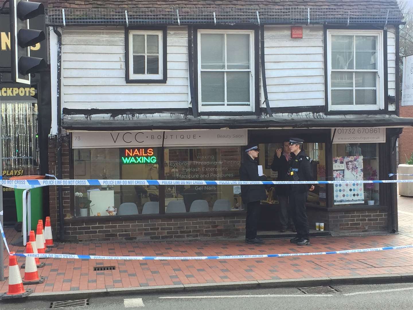 Police outside the nail bar in Tonbridge High Street (31331478)