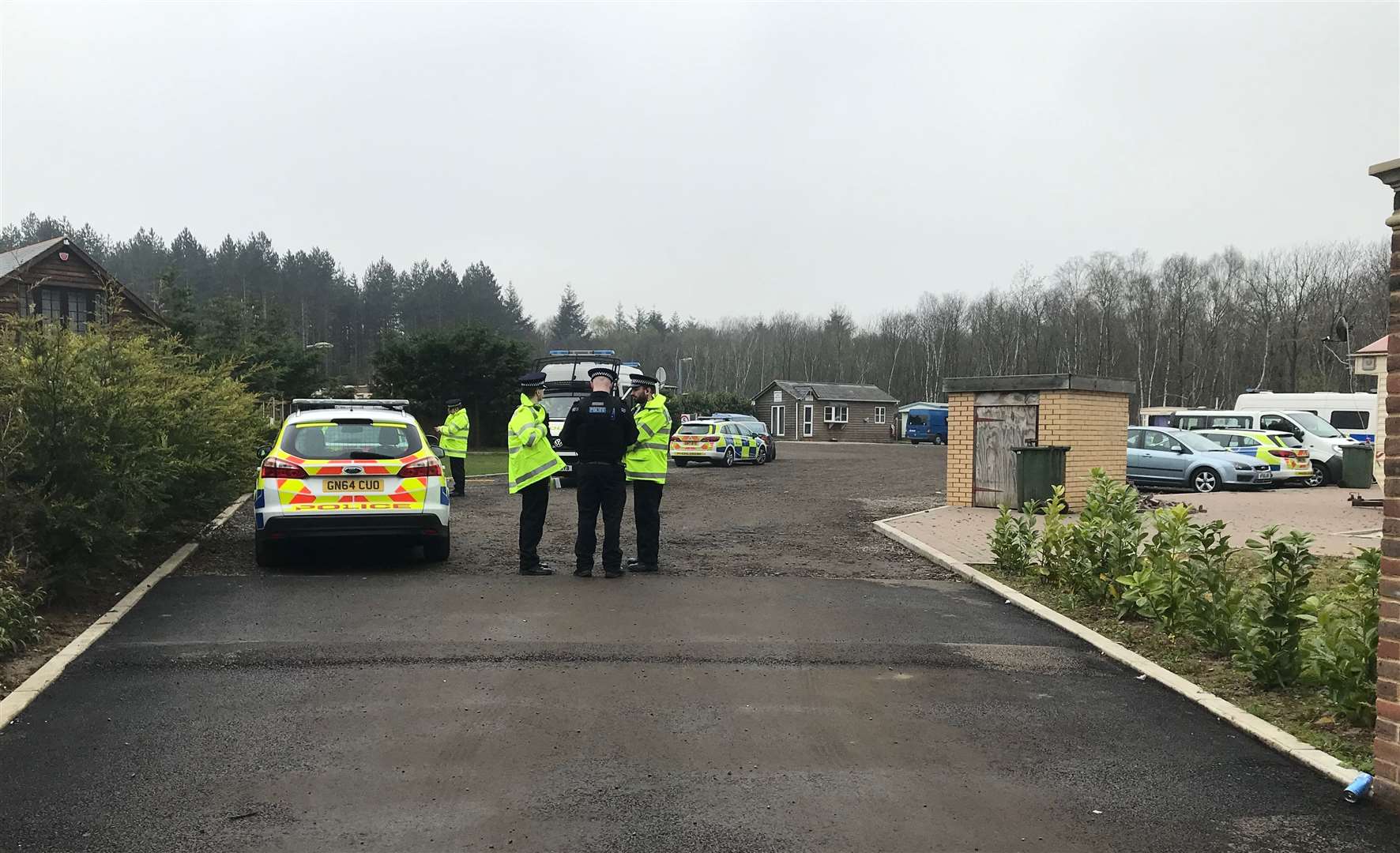 Police at the Brotherhood Wood caravan site in Gate Hill behind the Gate Services on the A2 in Dunkirk (8336833)