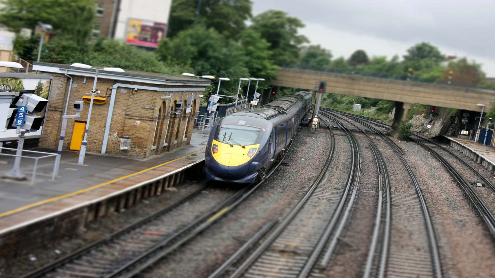 Gravesend railway station