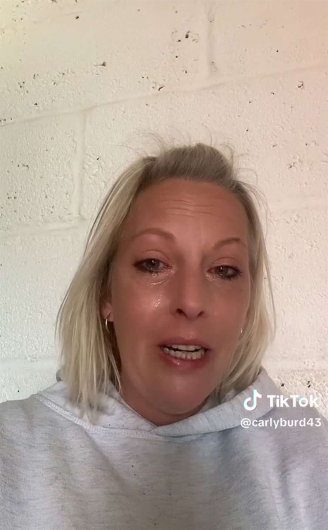 Carly thanked people for their donations, with thousands of pounds raised (carlyburd43/TikTok)