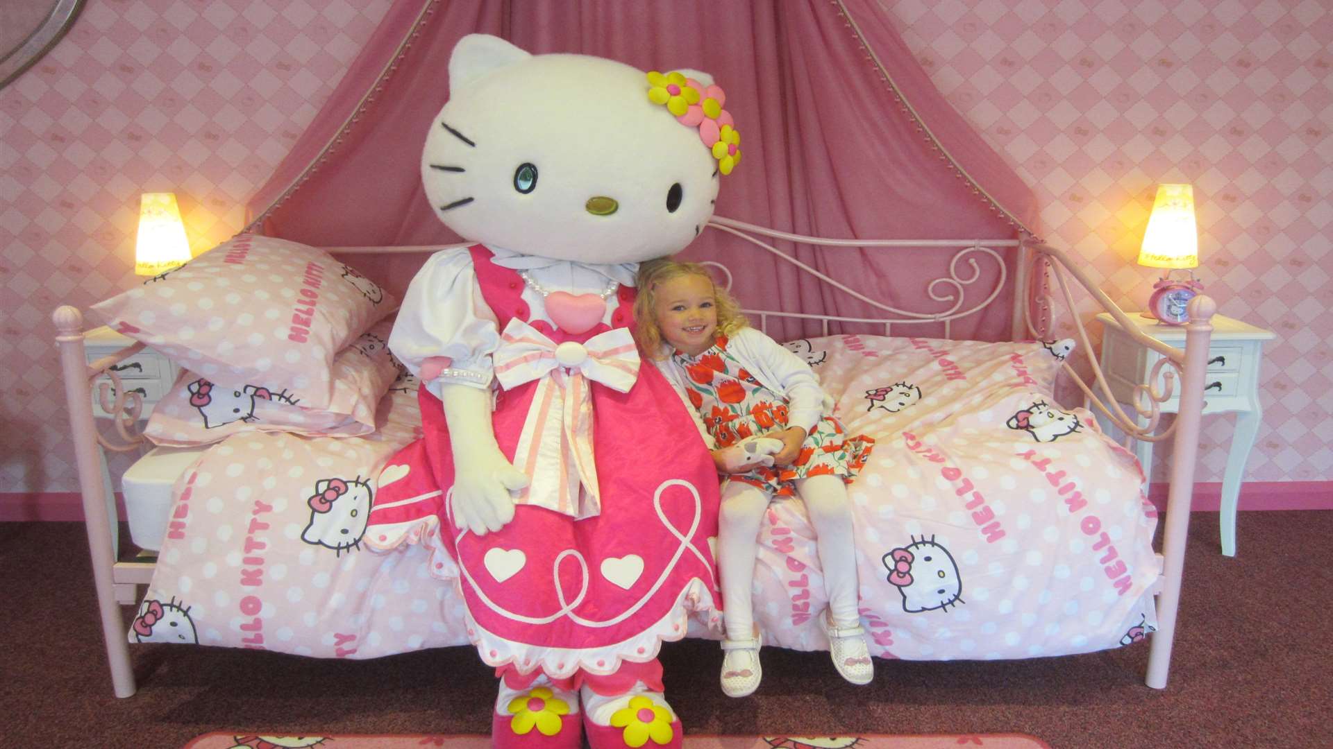 Hello Kitty at Drusillas