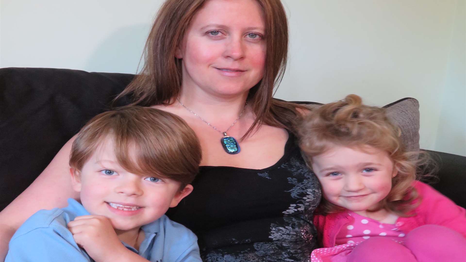Jo Dunk with her children Ollie (left) and Gracie-Mae (right)