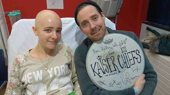 Kelly with Ricky Wilson, singer for the Kaiser Chiefs at the Royal Marsden Hospital