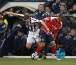 Jerome Thomas battles for possession. Picture: BARRY GOODWIN