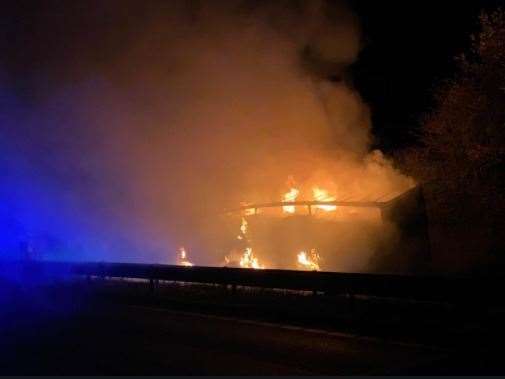 The lorry fire on the M2. Picture @kentpoliceroads (43115050)