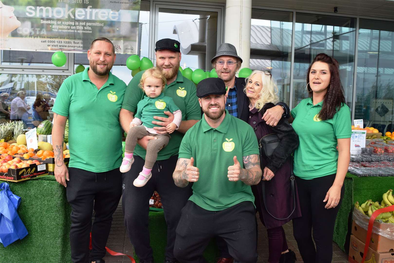 Chas and Dave member, Dave Peacock with crew members of the new fruit and veg stall 'Five a Day' (16804737)