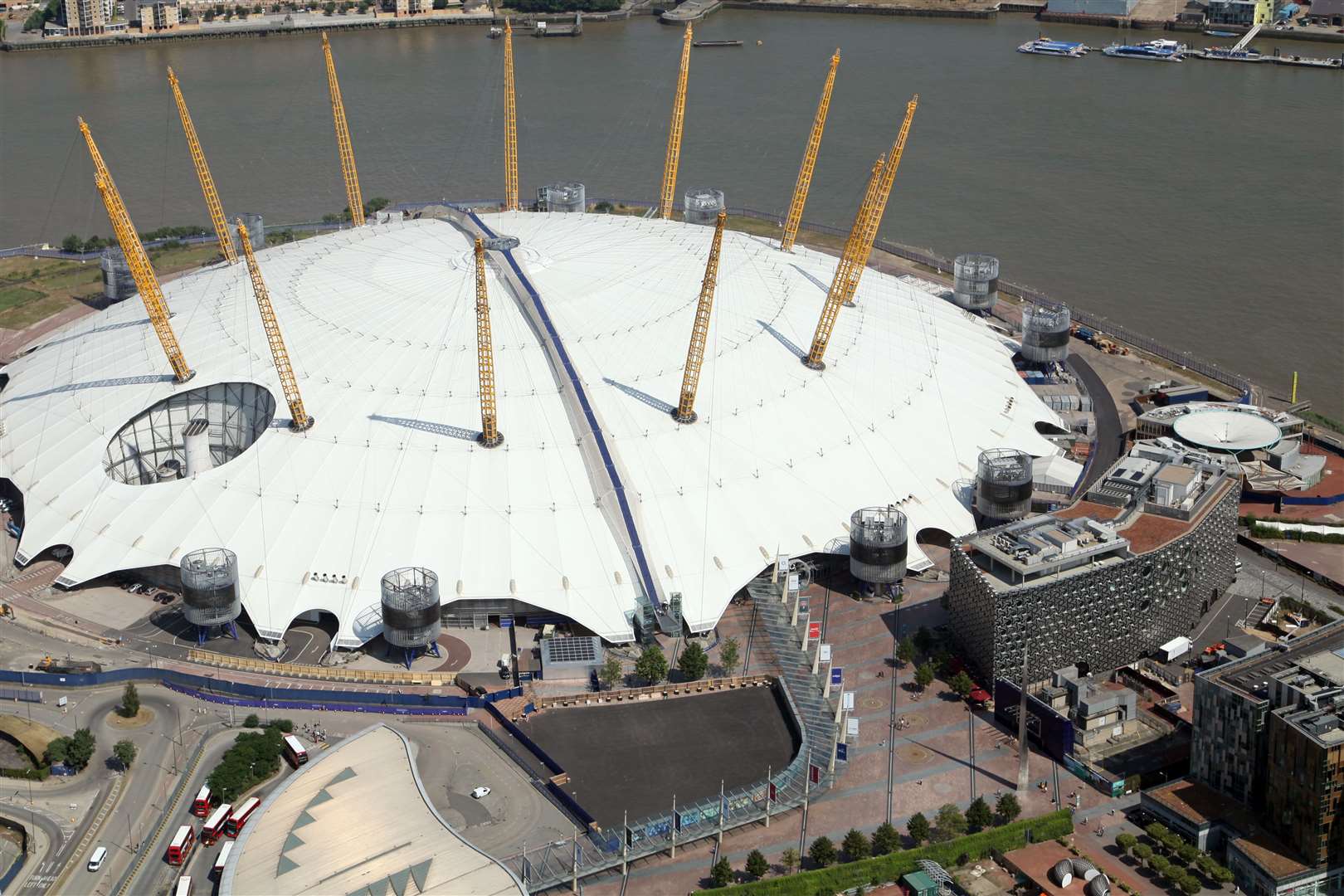 Within easy reach of North Kent, Ravensbourne University London is right alongside the world-famous O2