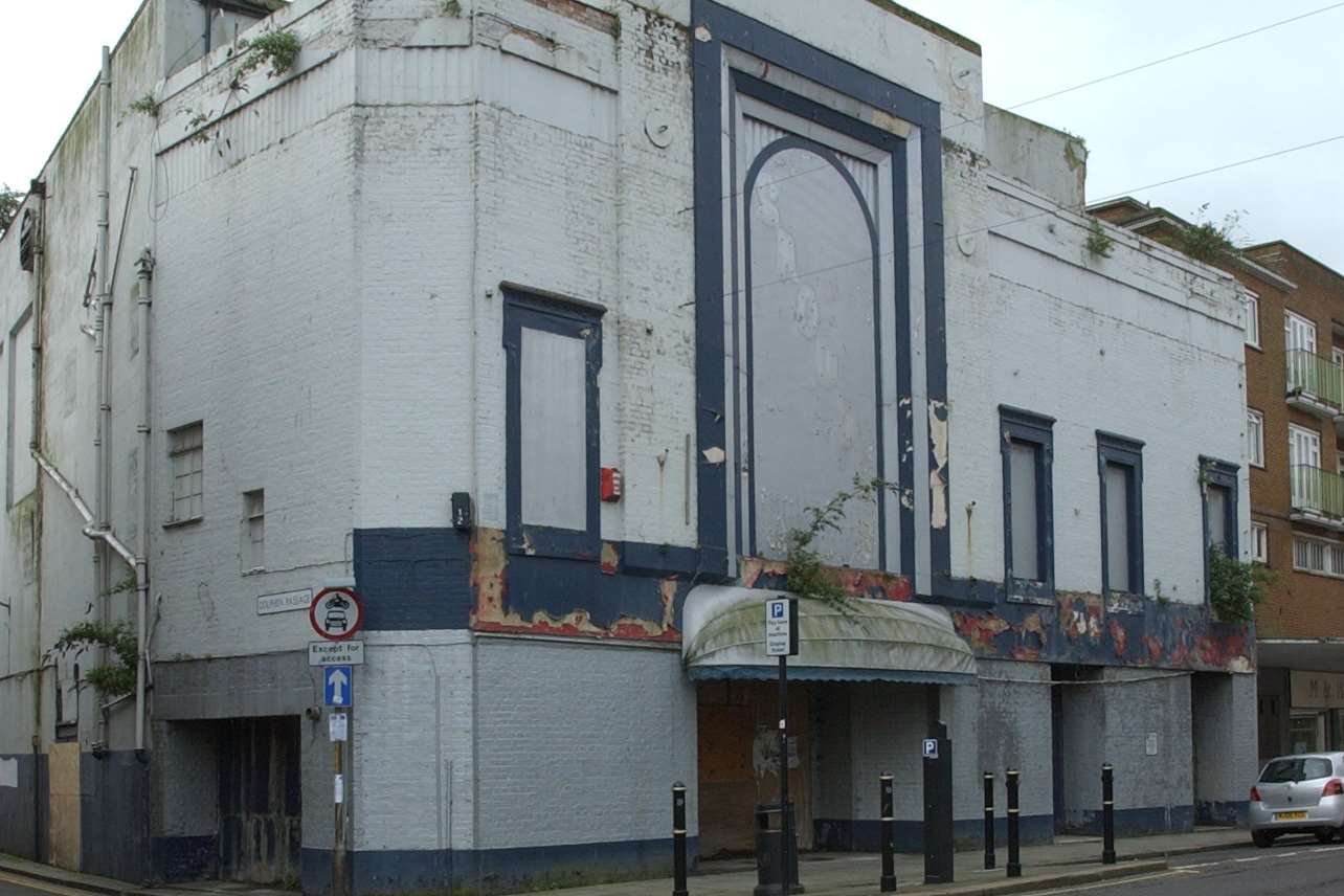 The original building, the closed Snoops club, May 2007