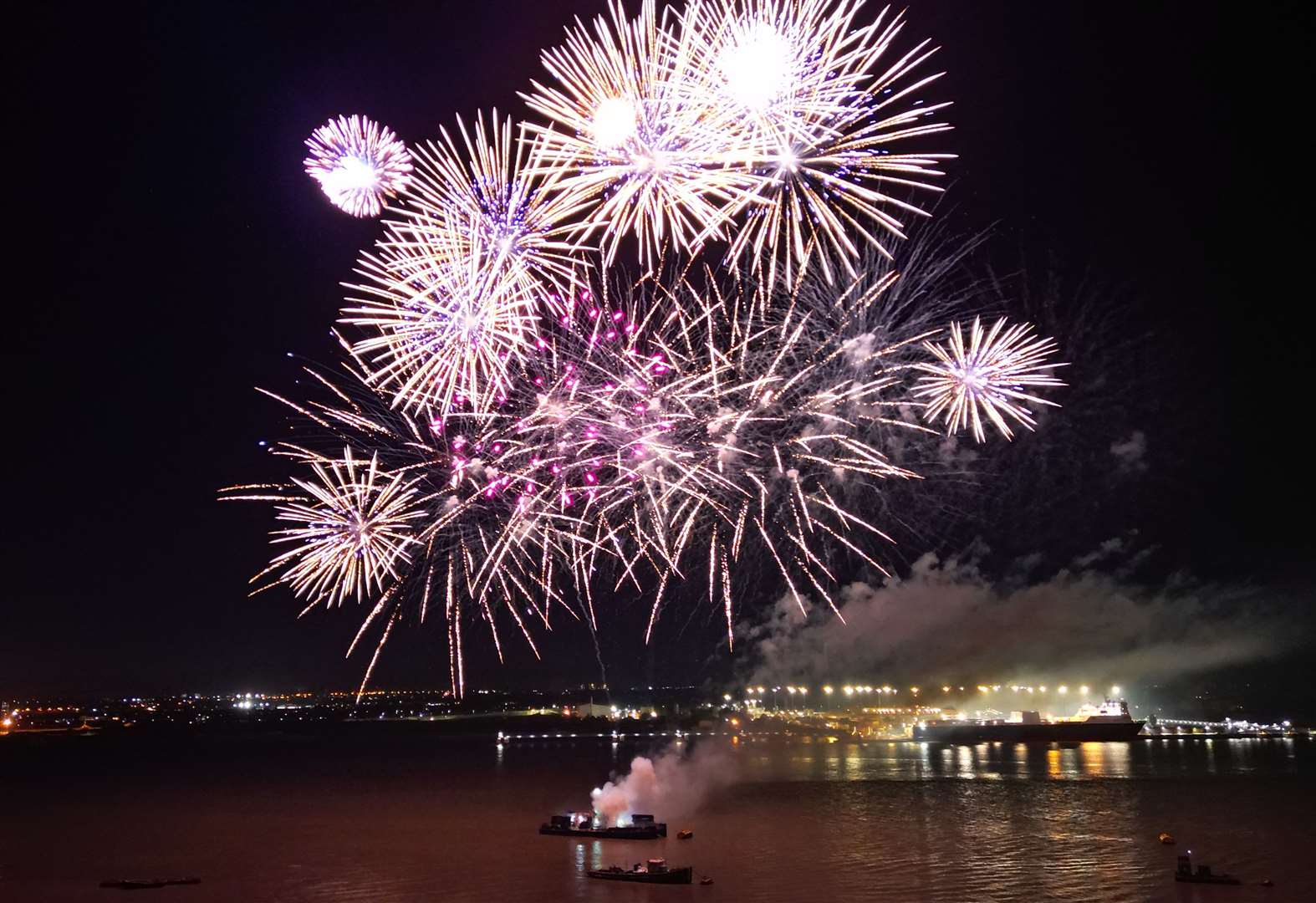 Gravesham council fireworks display went ahead as planned on Thursday