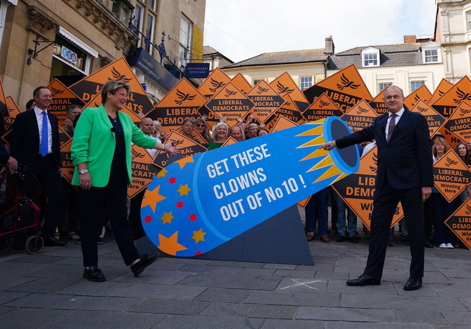 Liberal Democrat MP Sarah Dyke with Sir Ed Davey in Frome, Somerset, after winning the by-election (Ben Birchall/PA)