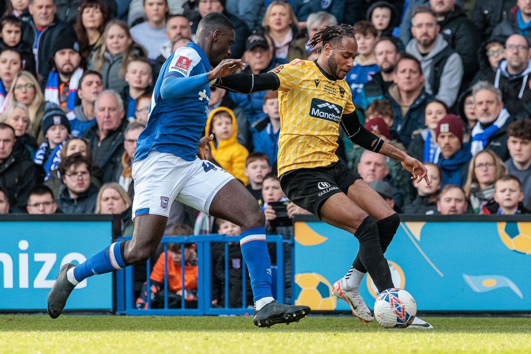 Lamar Reynolds gets down the left flank. Picture: Helen Cooper