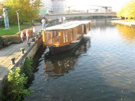 Barge fails to make it under a bridge on the River Medway in Maidstone