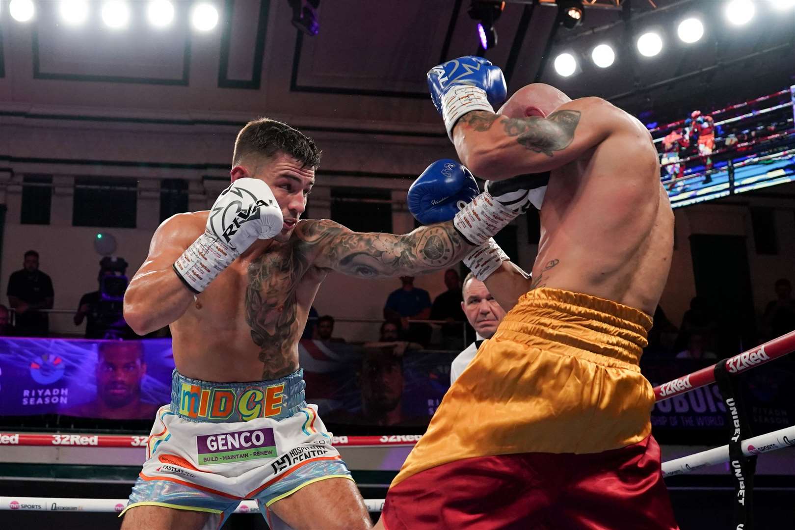 Sam Noakes, white trunks, on his way to victory against Gianluca Ceglia last time out. Picture: Stephen Dunkley / Queensberry Promotions