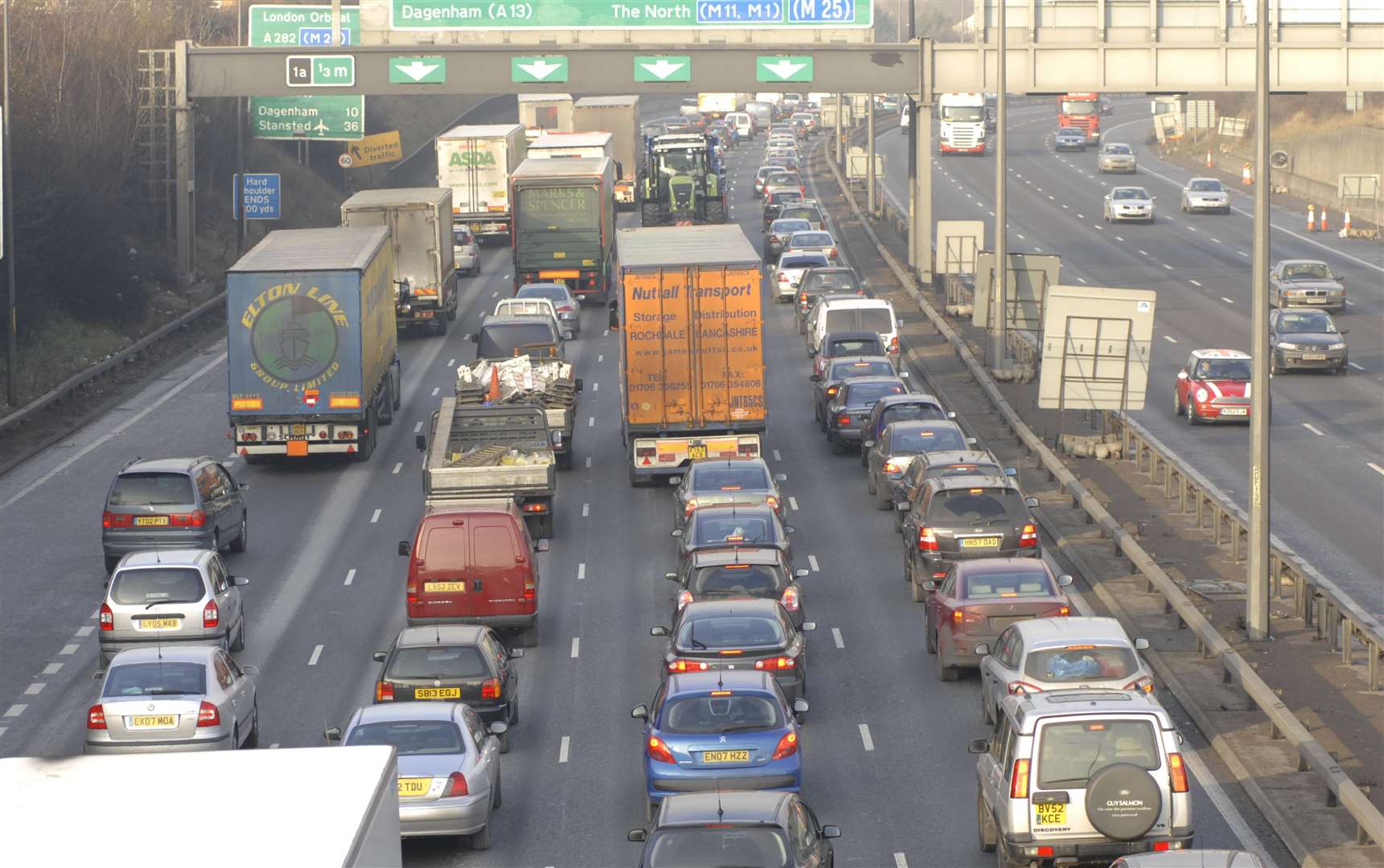 The AA says it is preparing for a 'bumper-to-bumper' Christmas