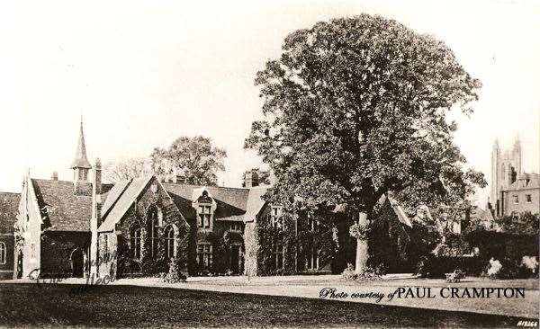 The former Simon Langton school in Whitefriars - before it was bombed in 1942 (47530184)