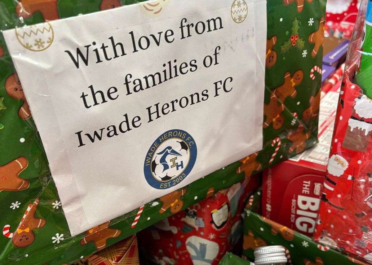 'Hampers of Hope' donations made by teams from Iwade Herons FC