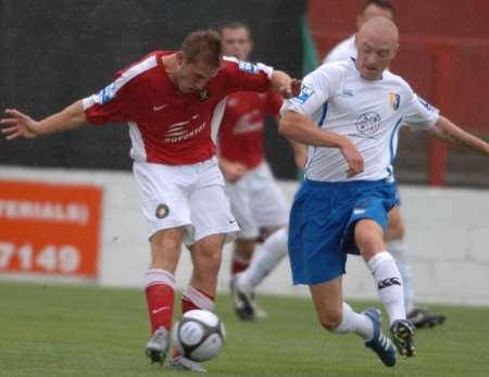 Stacy Long fires the Fleet into a two-goal lead - but Mansfield staged a second half fightback. Picture: Matthew Reading