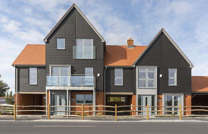 New homes at Conningbrook Lakes