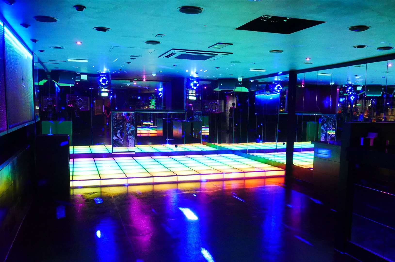 Dancefloor in Disco Disco