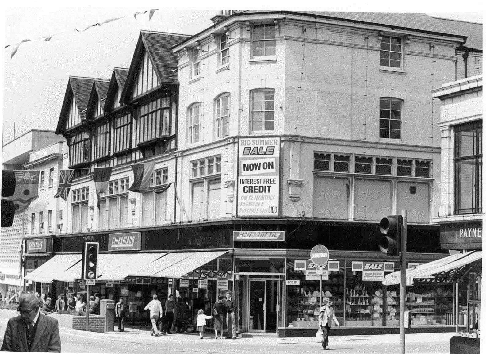 Chiesmans department store on the corner of Pudding Lane, Maidstone, in July 1980. The site is now occupied by The Herbalist gastropub