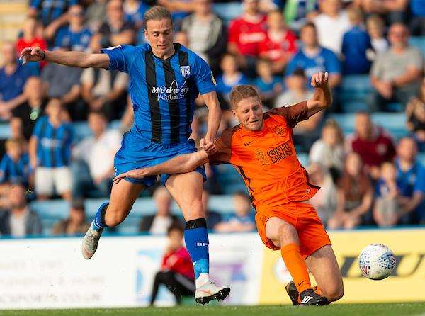 Southend's Michael Turner gets a foot in to stop Tom Eaves bearing down on goal Picture: Ady Kerry (4771585)