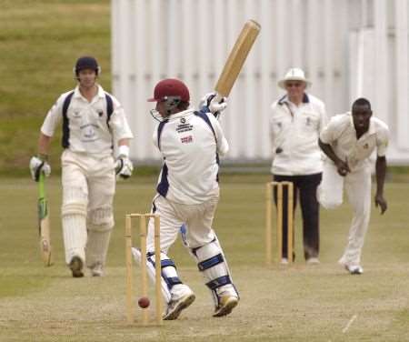 The Mote's Tom Harvey faces Bexley's Jason Ben