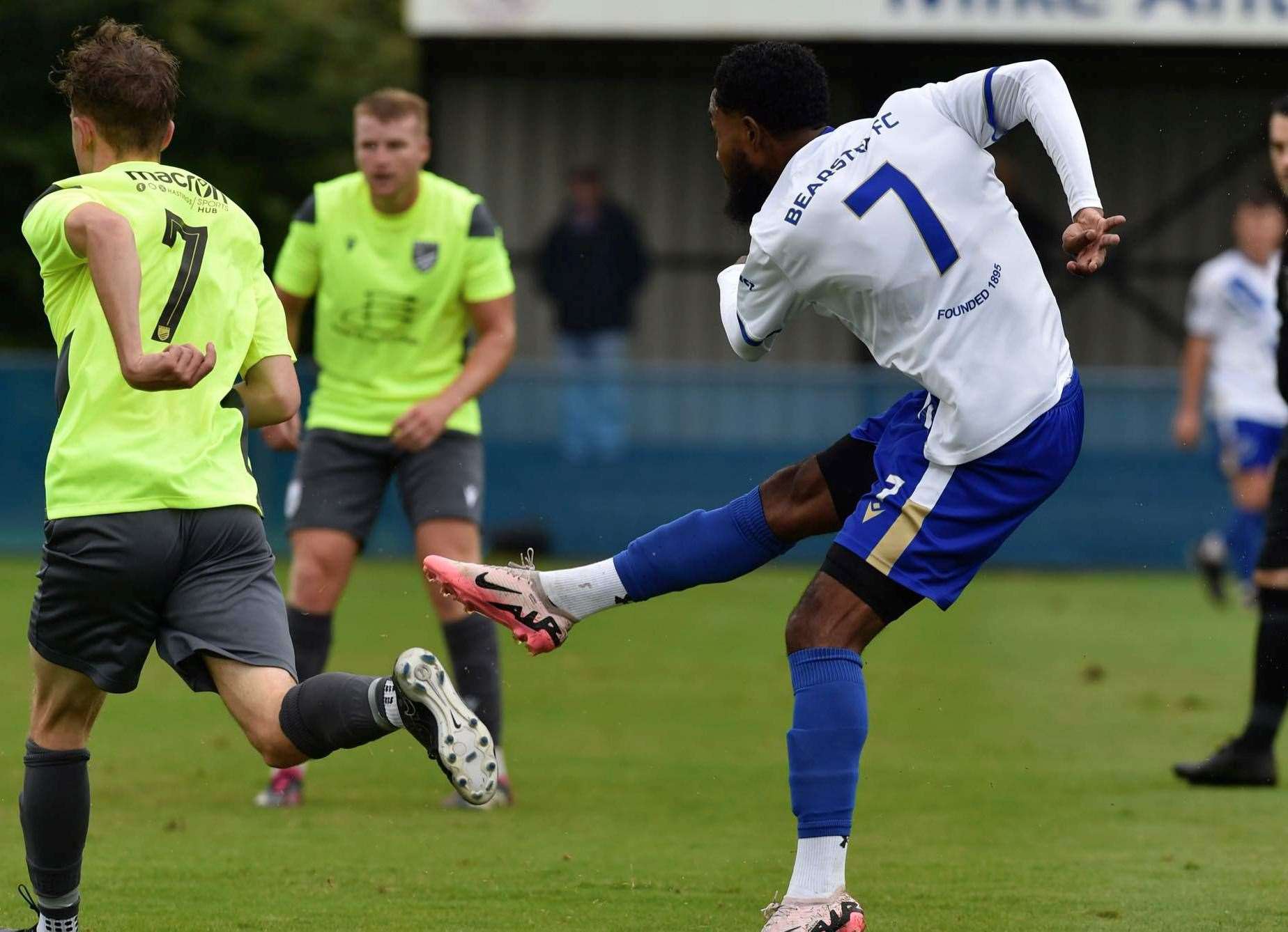 Jason Banton shoots for Bearsted. Picture: Ian Scammell