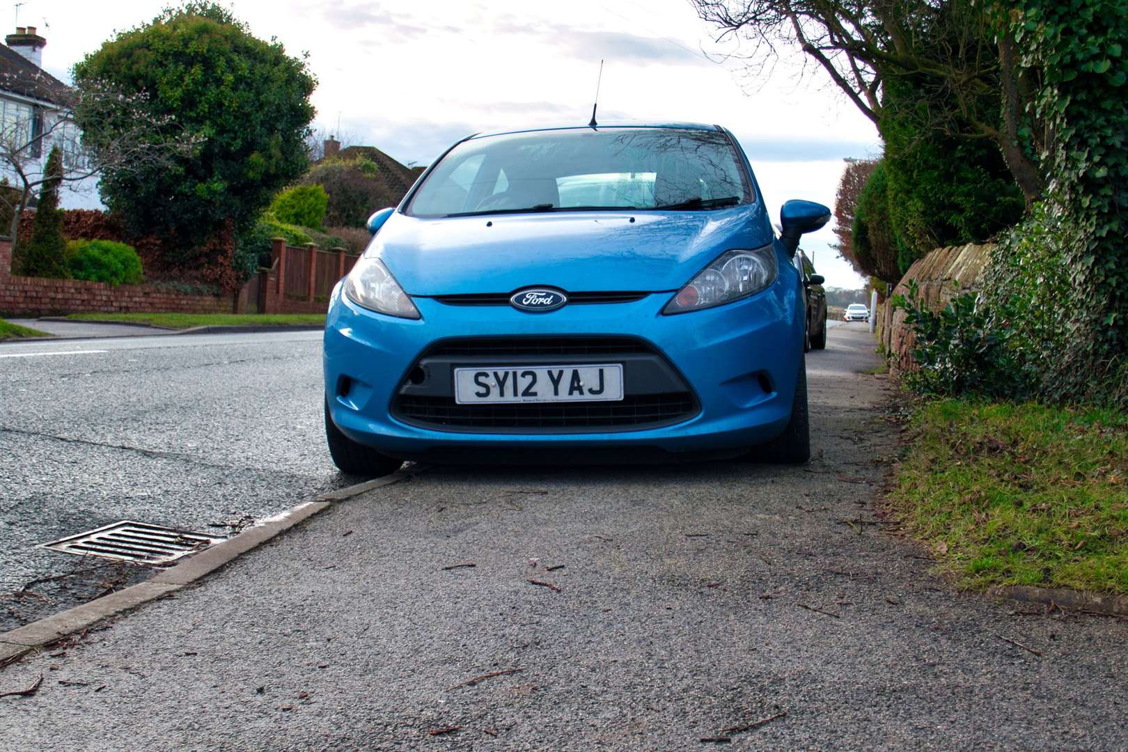 SORN cars cannot be parked on public roads. Image: iStock.