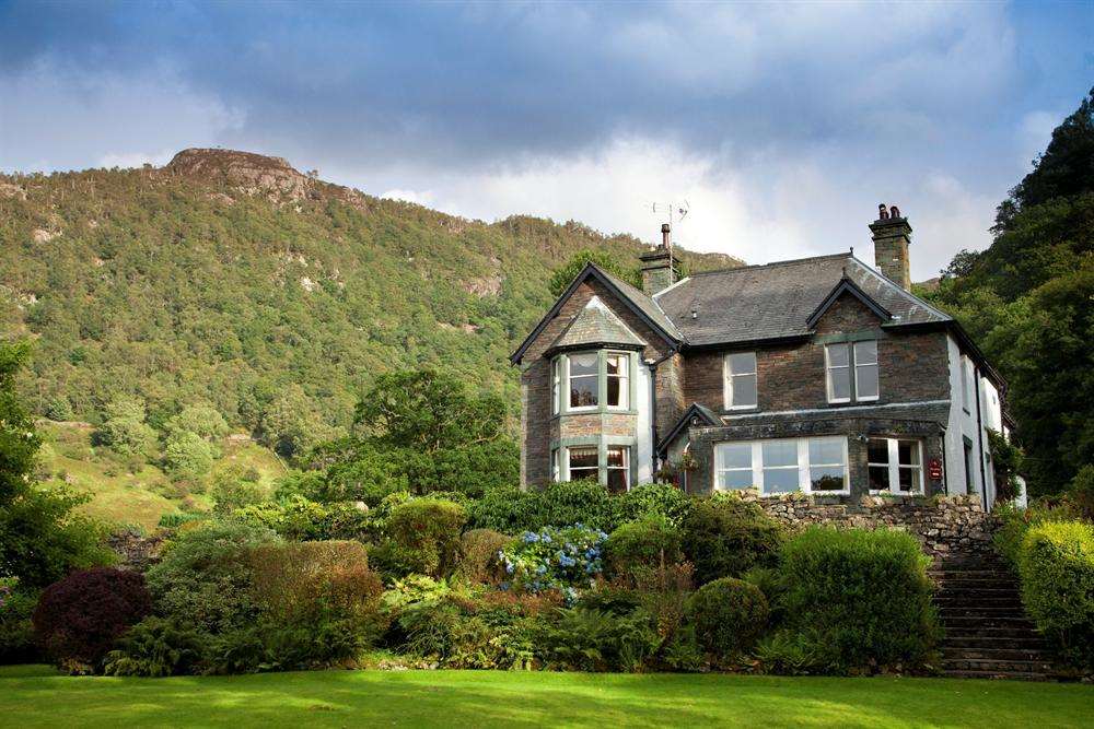Set against a breathtaking backdrop, the Leathes Head country house hotel at Borrowdale offers modern and luxurious comforts.