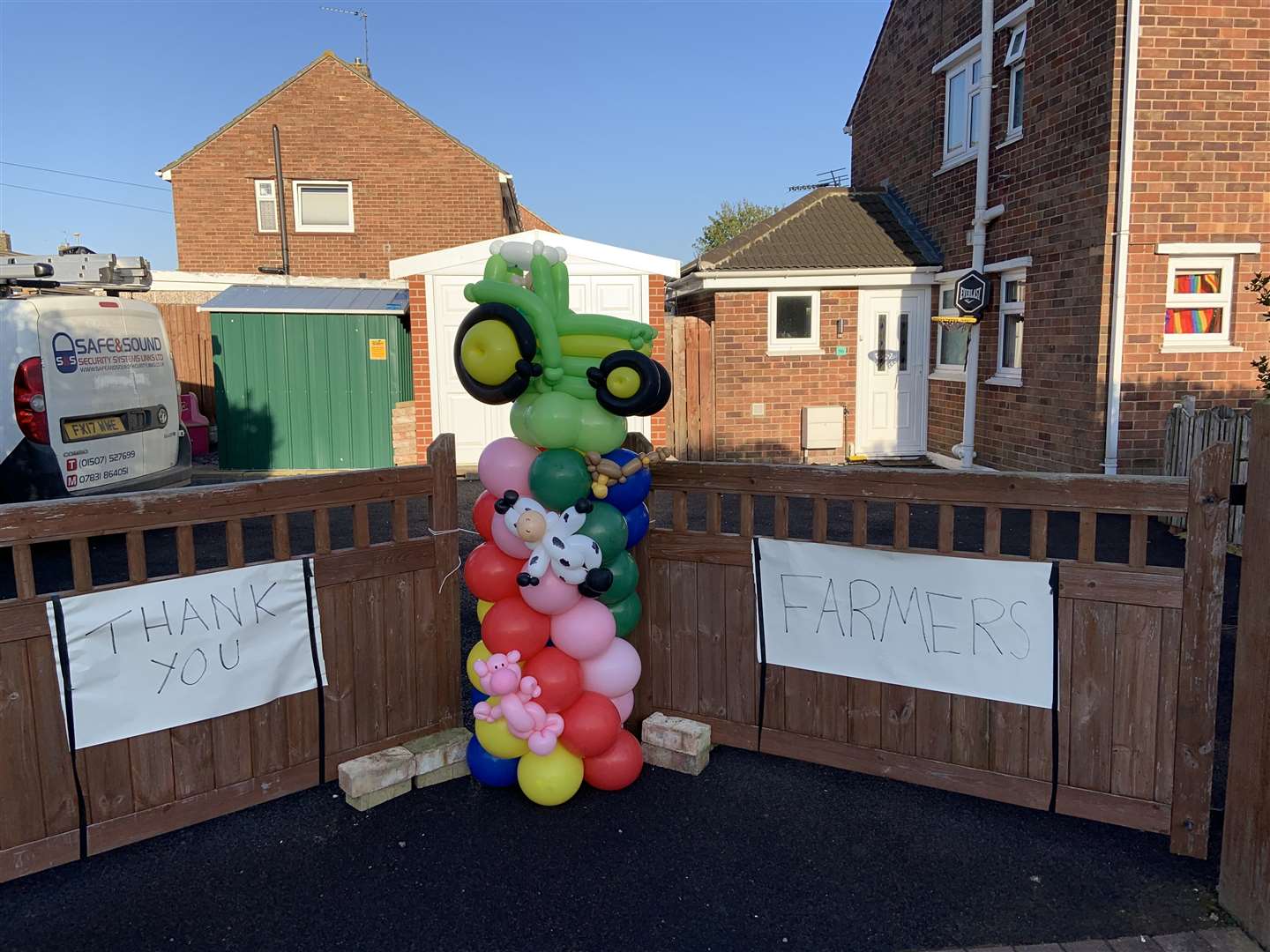 Craig Cash has made a balloon tribute to farmers, the first in a series of sculptures dedicated to key workers (Craig Cash/PA)