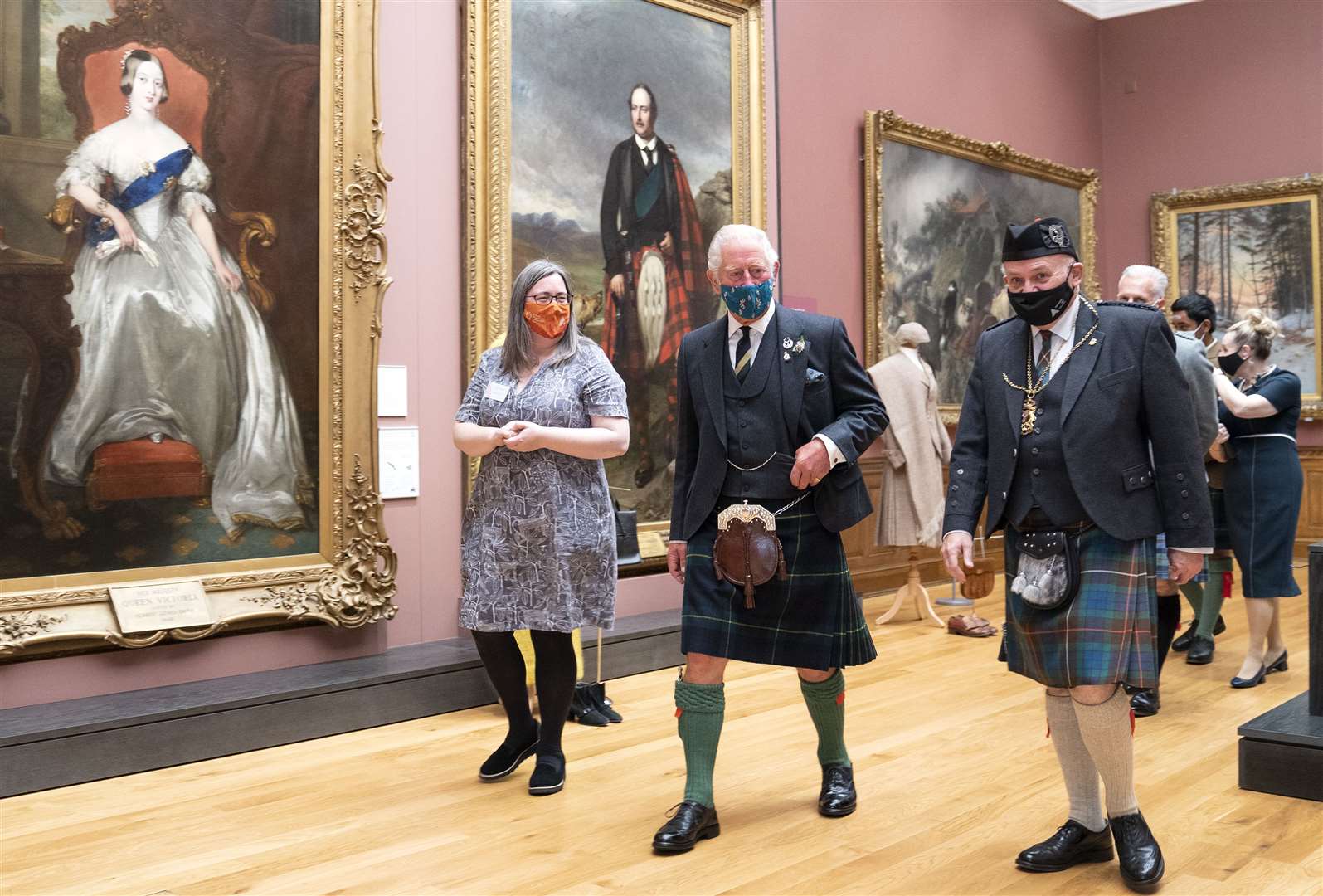 Charles tours the gallery (Jane Barlow/PA)