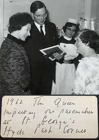 Aubrey Leatham, pacemaker pioneer, with the Queen (PA)