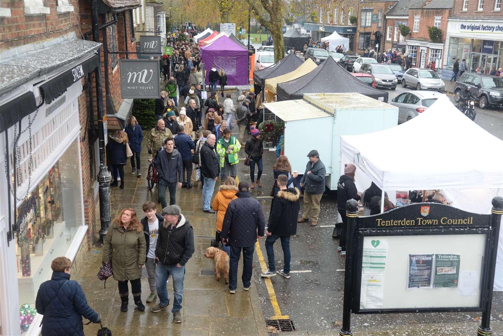 Crowds at a previous Tenterden Christmas market