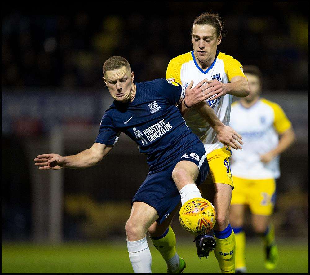 Tom Eaves battles for the ball Picture: Ady Kerry (6275682)