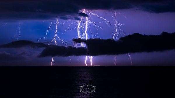 Storm pictures were taken last night at the North End of Deal. Pictures David Christie of Crystal Memories