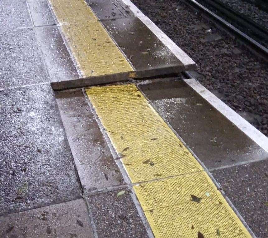 The obstruction has caused damage to the platform and delays for commuters. Picture: @NetworkRailSE