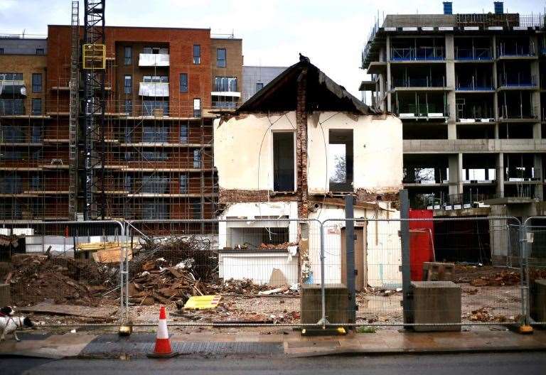 Lowfield Street, Dartford: Final building to be torn down as part of ...
