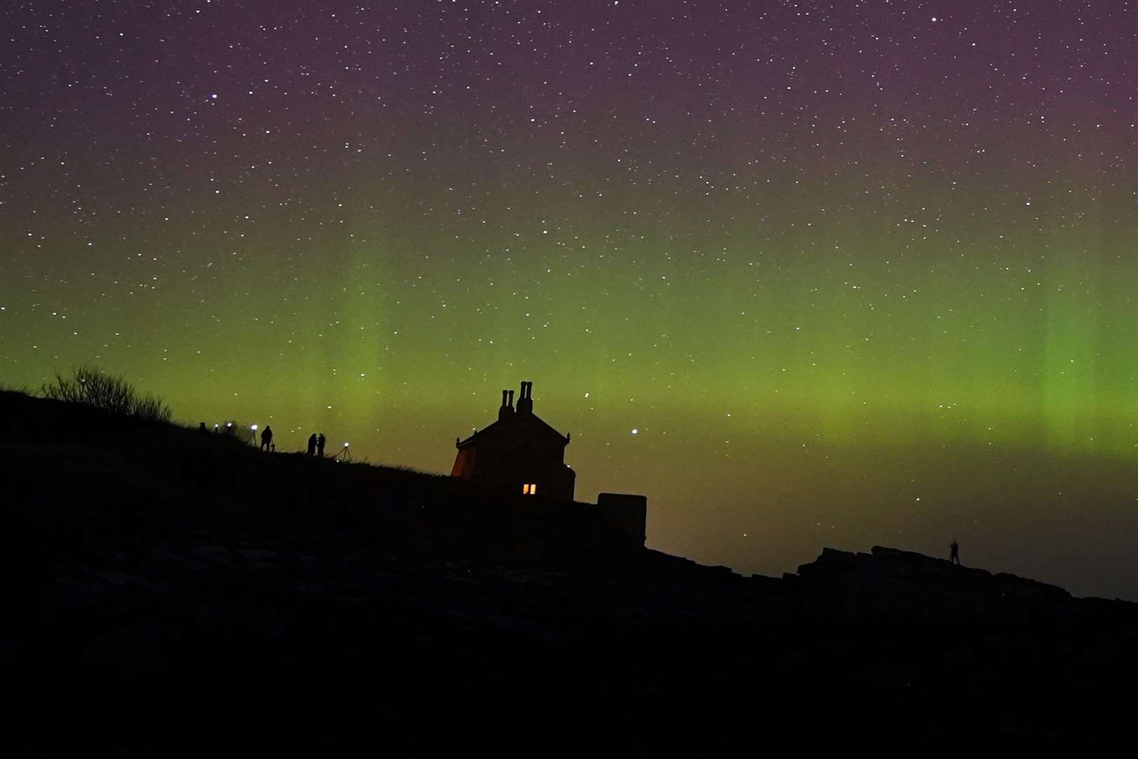 ‘Absolutely Stunning’ – Northern Lights Dazzle Over Northumberland