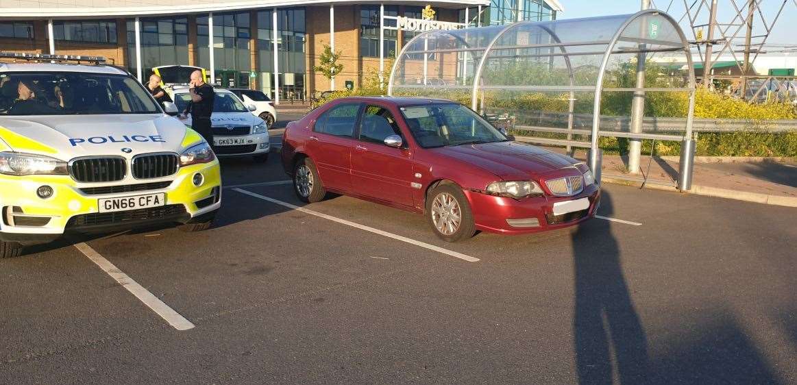 The car crashed into an unmarked police vehicle at traffic lights before driving off (10865142)